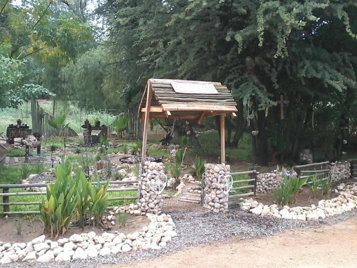 Kalahari Camelthorn Guesthouse And Camping Askham 외부 사진